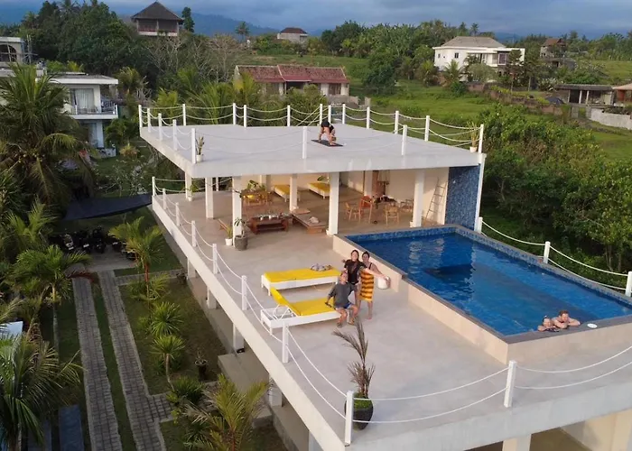 Trika Surfcamp Bali